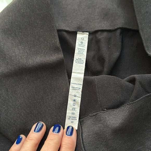 Lululemon Cropped Workout Pants NWOT - Picture 7 of 9